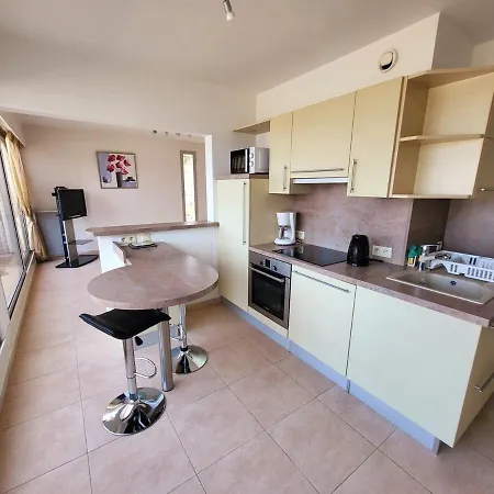 Apartment Superbe T3 Vue En Centre A 5 Minutes A Pied De La Cavalaire-sur-Mer