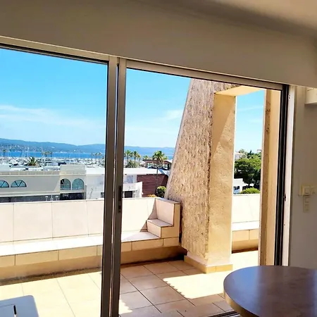 Superbe T3 Vue En Centre A 5 Minutes A Pied De La Cavalaire-sur-Mer
