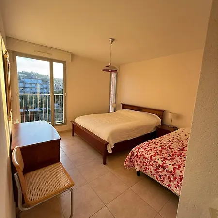 Superbe T3 Vue En Centre A 5 Minutes A Pied De La Place Apartment