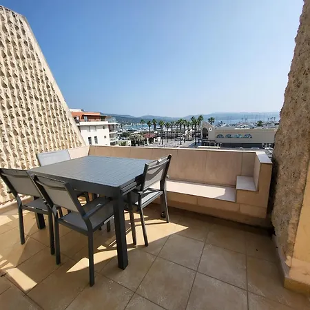 Apartment Superbe T3 Vue En Centre A 5 Minutes A Pied De La Place Cavalaire-sur-Mer